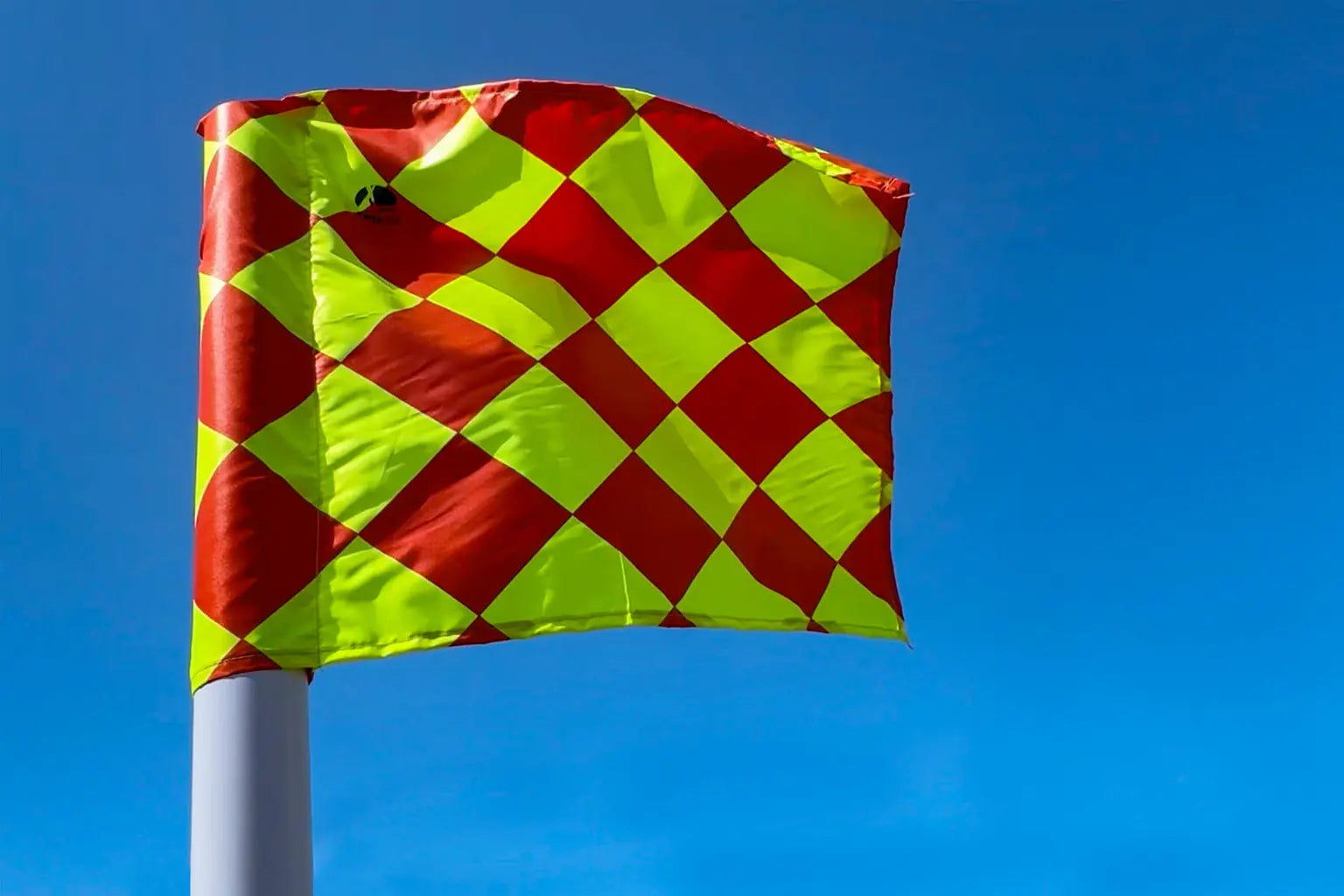 Kwik Goal World Class Corner Flags – 2″ Pole