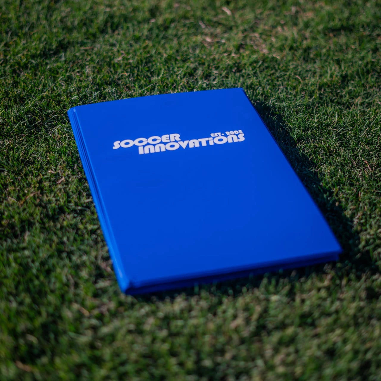 Magnetic soccer coaches folder 14x9 inches with magnets notepad marker