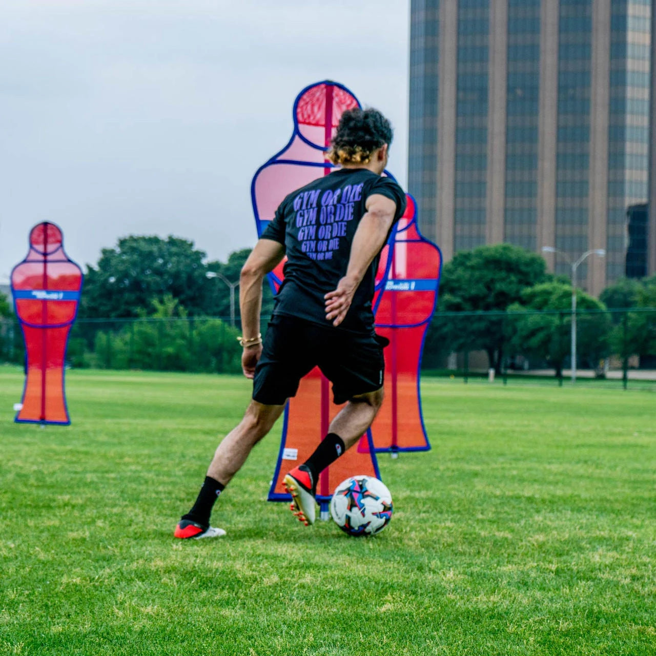 Soccer wall training mannequin with wind-resistant design for training sessions for team training and practice